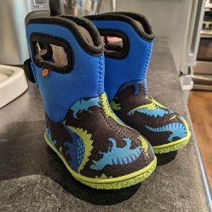 Baby bogs size 4 dino print